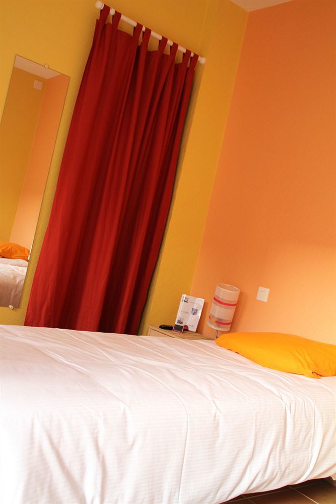 רושפור Hotel Caravelle Contact Hotel מראה חיצוני תמונה