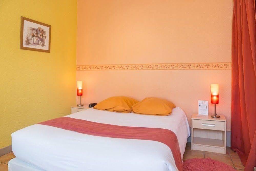 רושפור Hotel Caravelle Contact Hotel מראה חיצוני תמונה